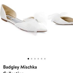 Badgley Mischka White Pointed Toe Tulle Bow Flats